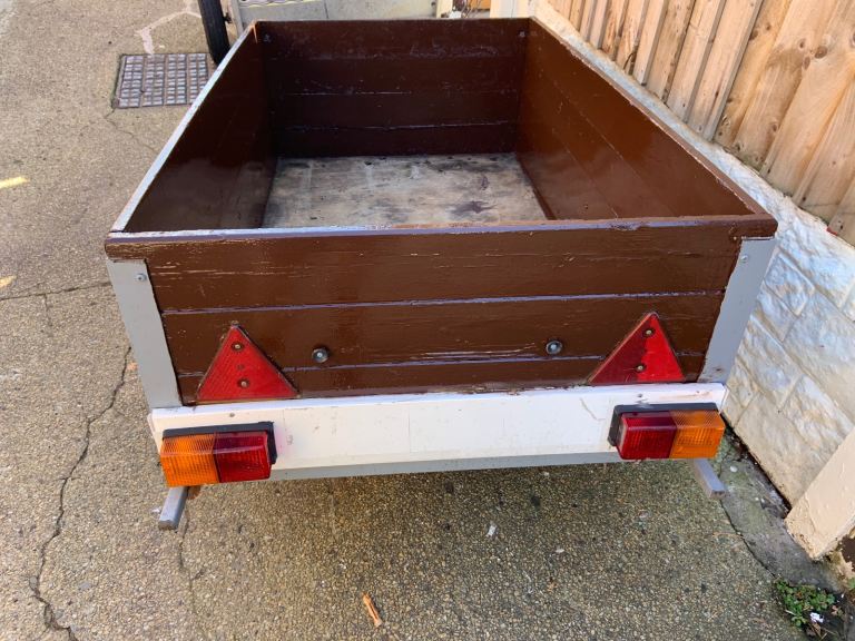 Good trailer 5ft long 2ft 6 wide 2 ft deep 
