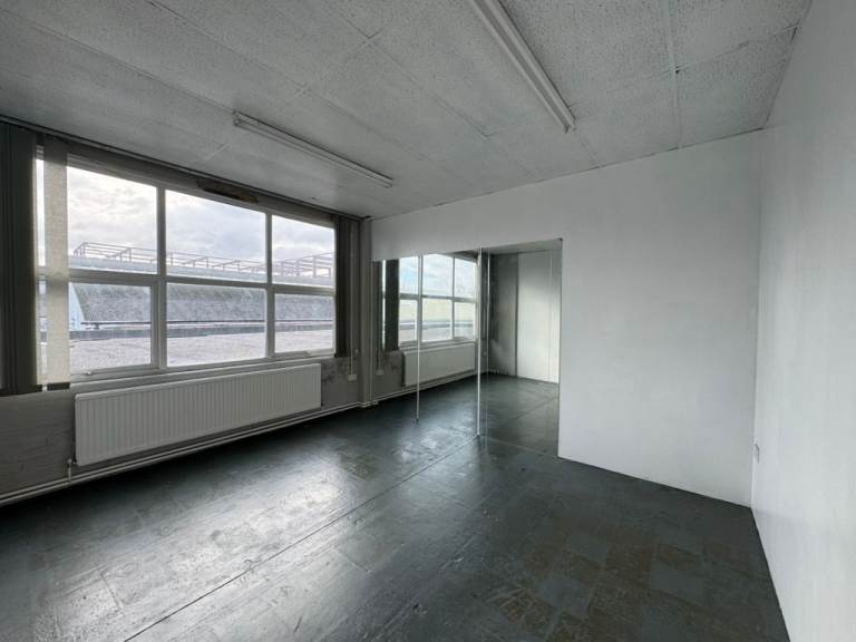 Workshops to rent in Greenford