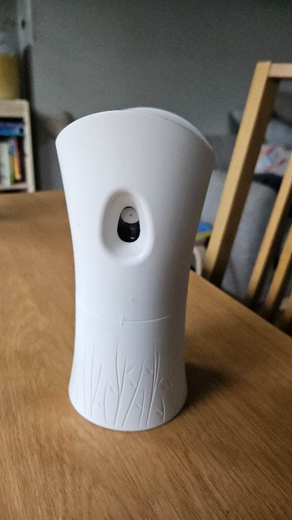 Air Wick Freshmatic with refill