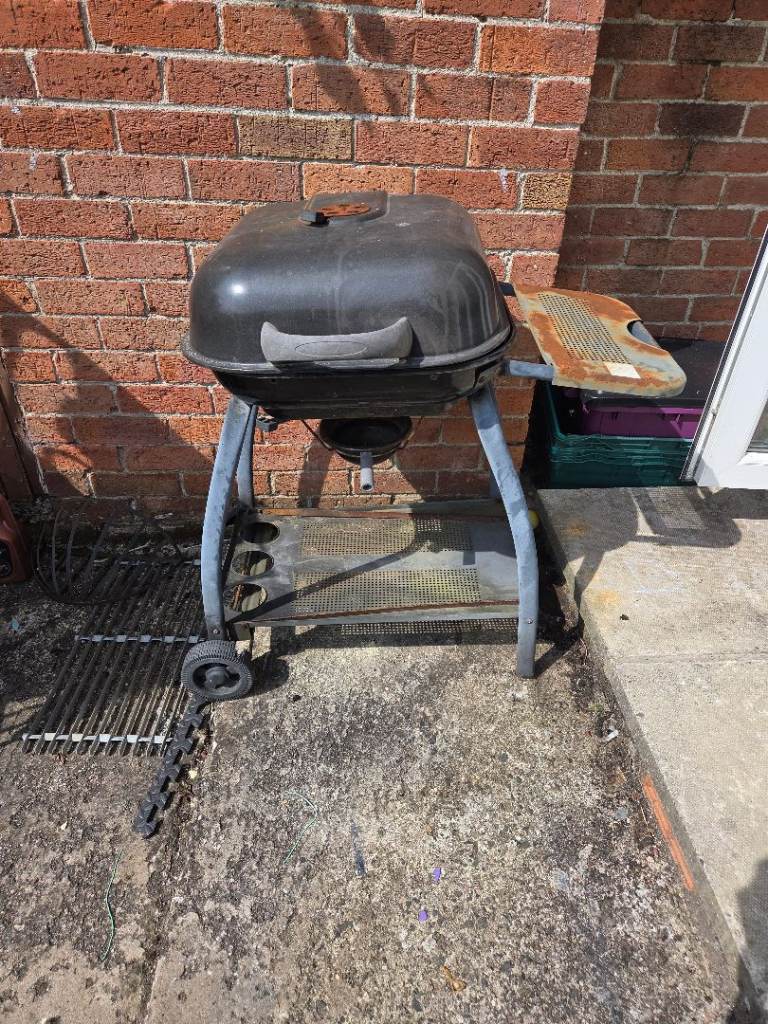 Old bbq years old not used