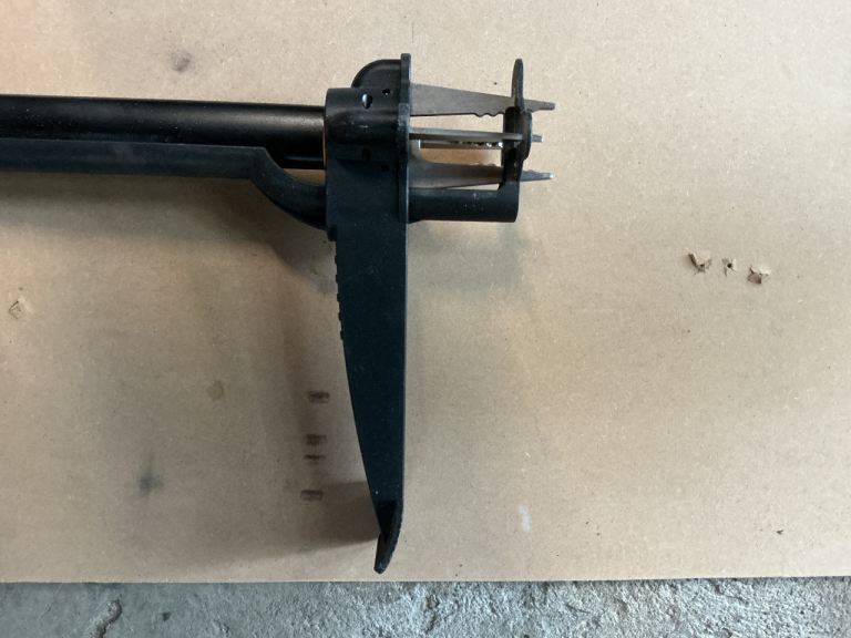 Fiskars Solid Weed Puller Model FSK1026652
