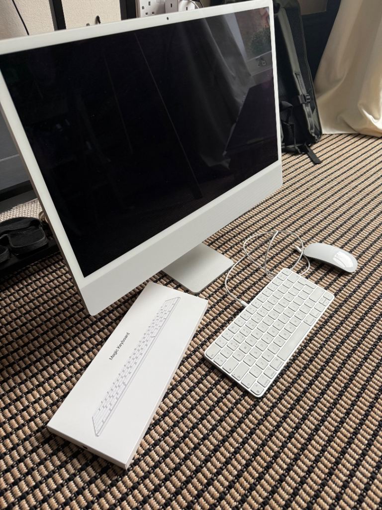 Apple iMac 24” M1 (2021) – Like New – Keyboard & Mouse Included