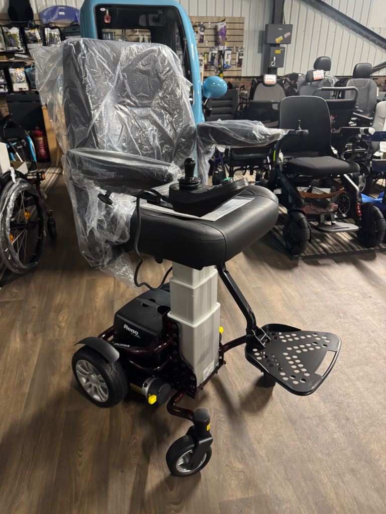 Electric Wheelchair with seat lift 