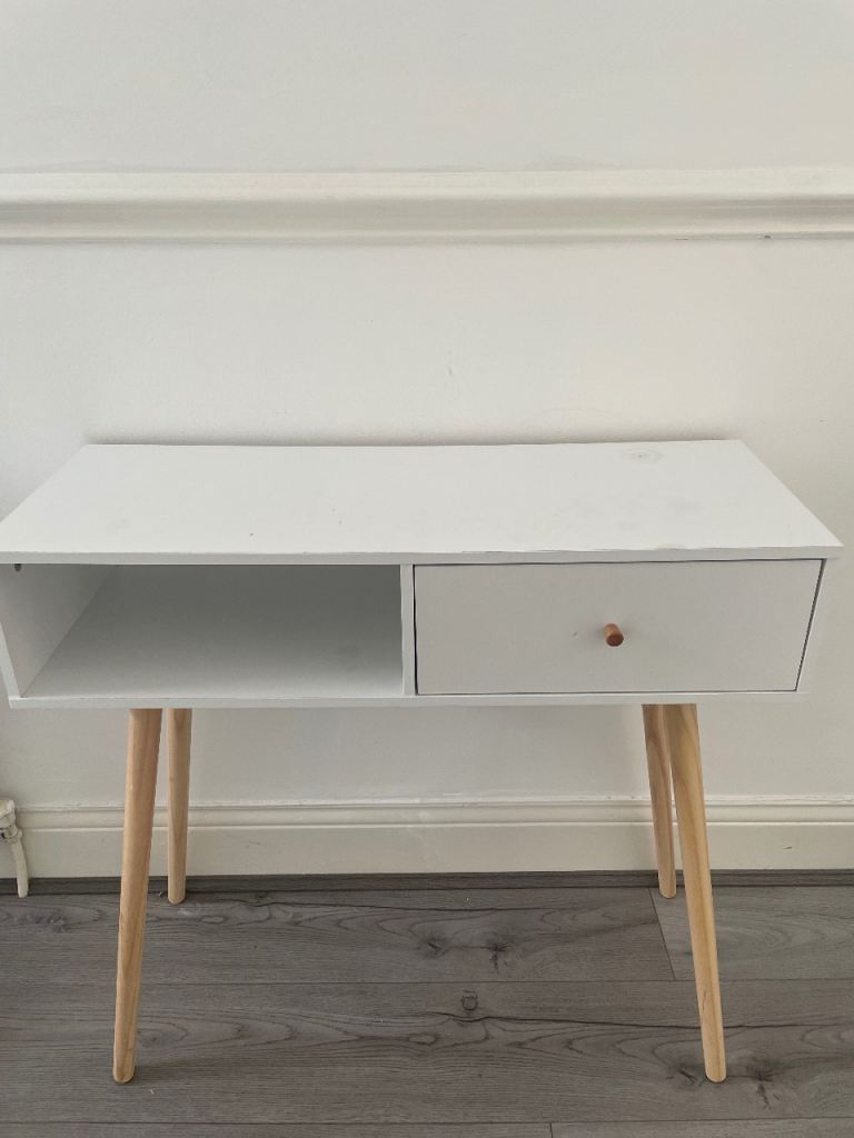 Console table 