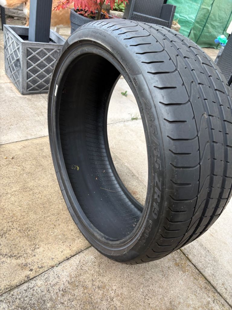 Car Tyre - 19” Pirelli PZero 235/35/ZR19 Tyre x 1 