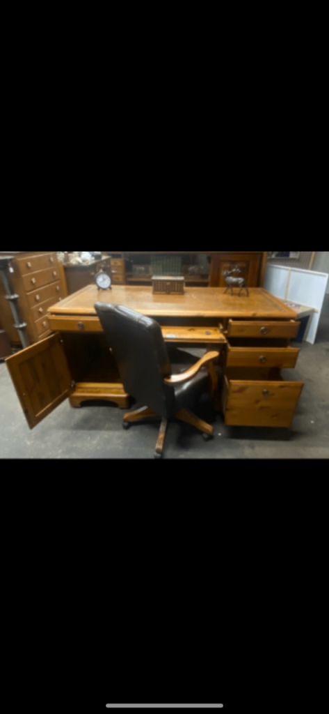 Large captains desk & chair £520 Xmas Deal
