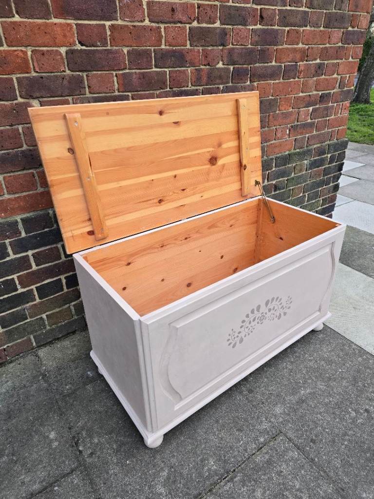FRESHLY REFURBISHED XL Solid Pine 1m Long Linen Chest Ottoman Storage Trunk - FREE 10m DELIVERY