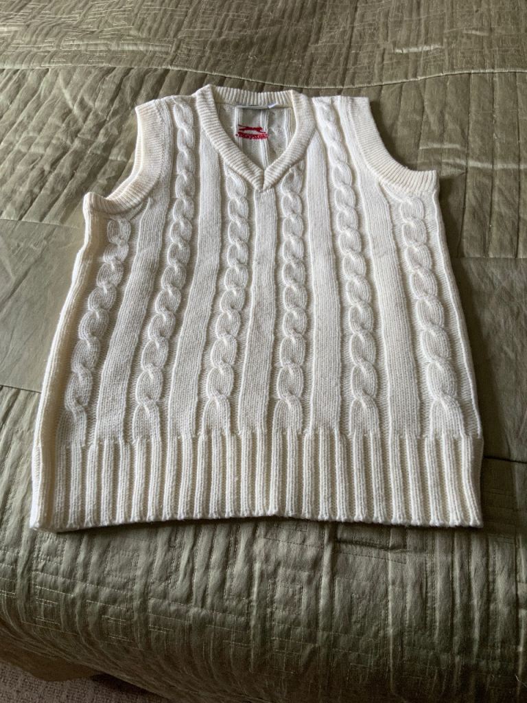 Slazenger Cream Cricket sweater size M