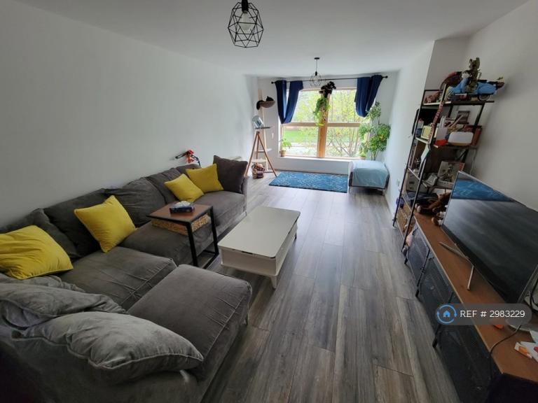 2 bedroom flat in Millennium House, Manchester, M16 (2 bed) (#2983229)