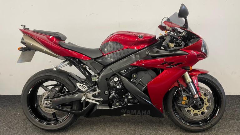 YAMAHA YZF-R1 ** CRASH PROTECTORS - TAIL TIDY - 12 MONTH MOT **