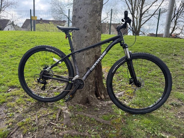 Cannondale Mountain Bike – Black, Good Condition