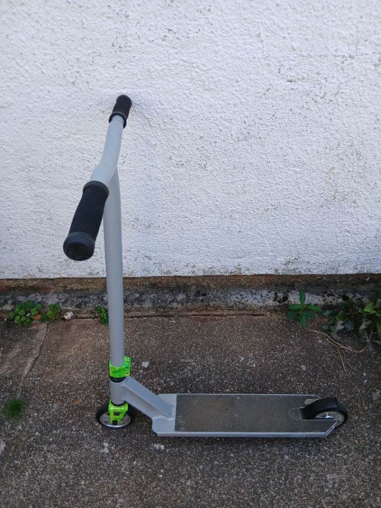 Grey Crisp Stunt Scooter 