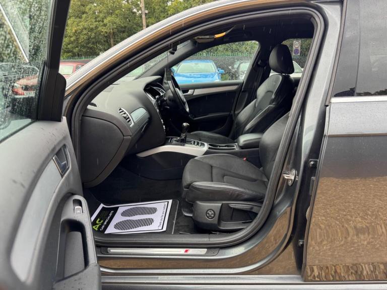 AUDI A4 AVANT 2.0 TDI S line quattro Euro 5 (s/s) 5dr 2015