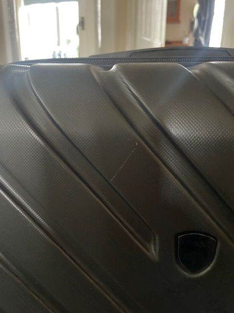 2x Large Hard Shell Suitcases – Excellent Condition – Matching Set – Grey