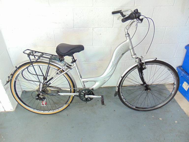 Aluminium Ammaco Canterbury (16 inch frame) Hardtail Hybrid/Commuter/City Bike (free local delivery)