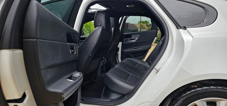 2016 Jaguar XF R-Sport 2.0D 180 Automatic 