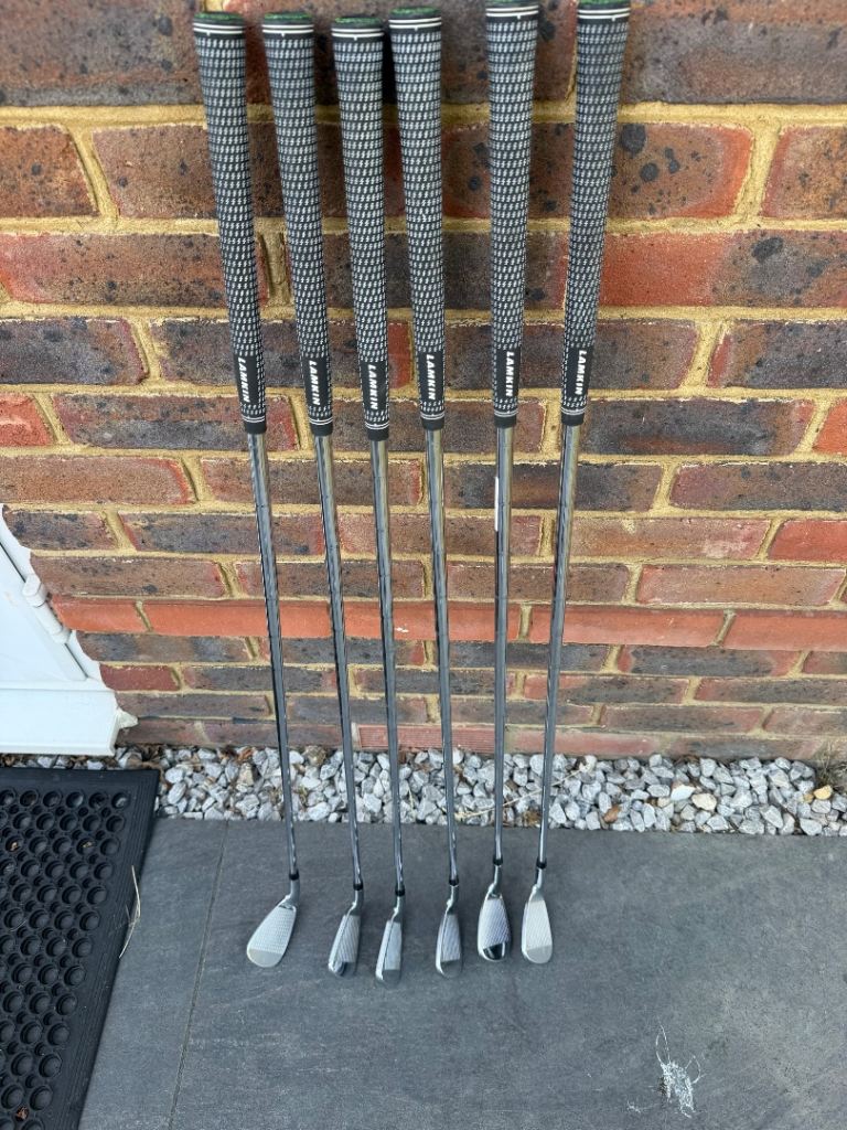 Cobra King SZ Iron Set 6 Clubs RH Stiff Steel Shafts. All clubs 1” longer. 