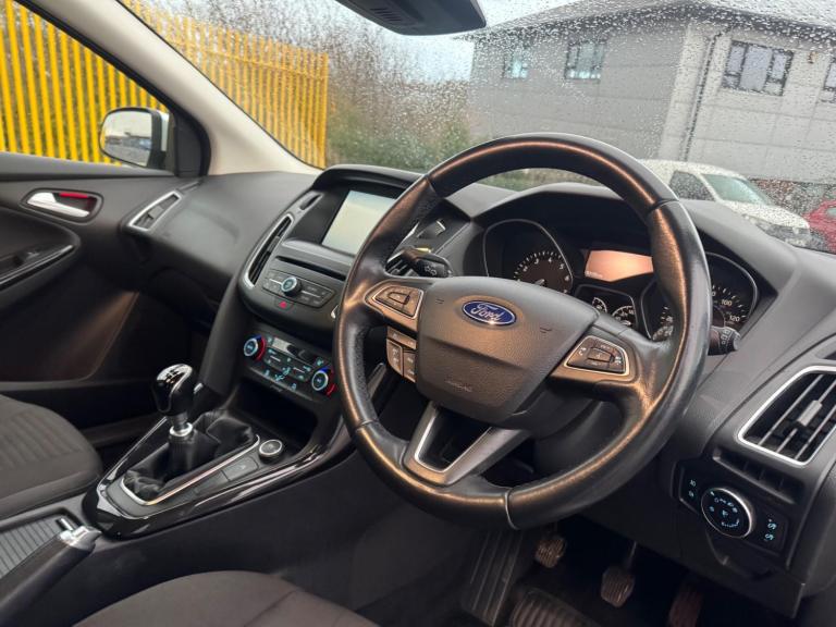 2015 Ford Focus 1.0 EcoBoost 125 Titanium 5dr HATCHBACK PETROL Manual