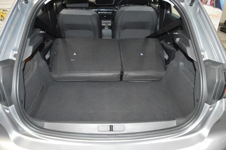 2020 Peugeot E-208 100kW Active 50kWh Electric Auto ONLY 15000 MILES Hatchback Electric Automatic