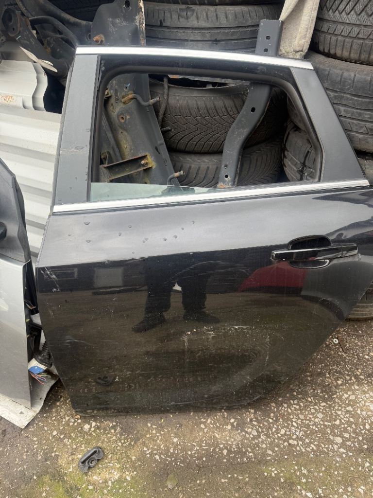 2011 Vauxhall Astra nsr door complete black 5door