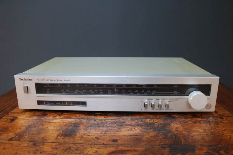 Technics Vintage Stereo Tuner