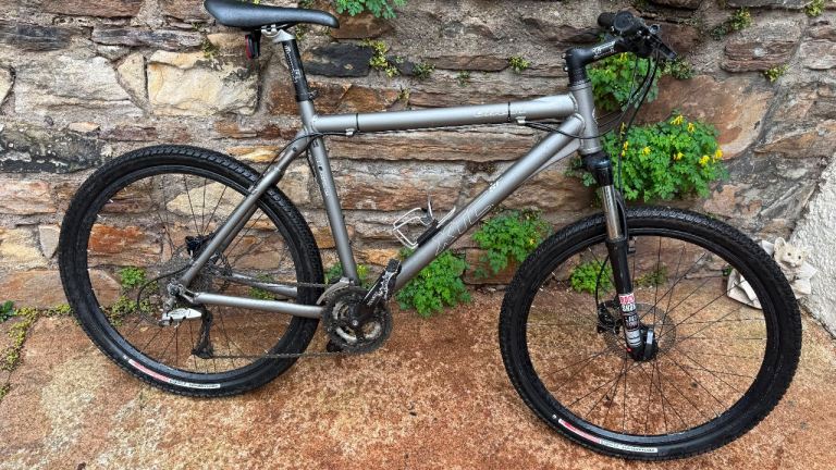 Giant XTC SE Mountain Bike