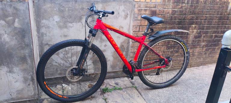 Carrera Hellcat Mountain Bike – Red, Good Condition