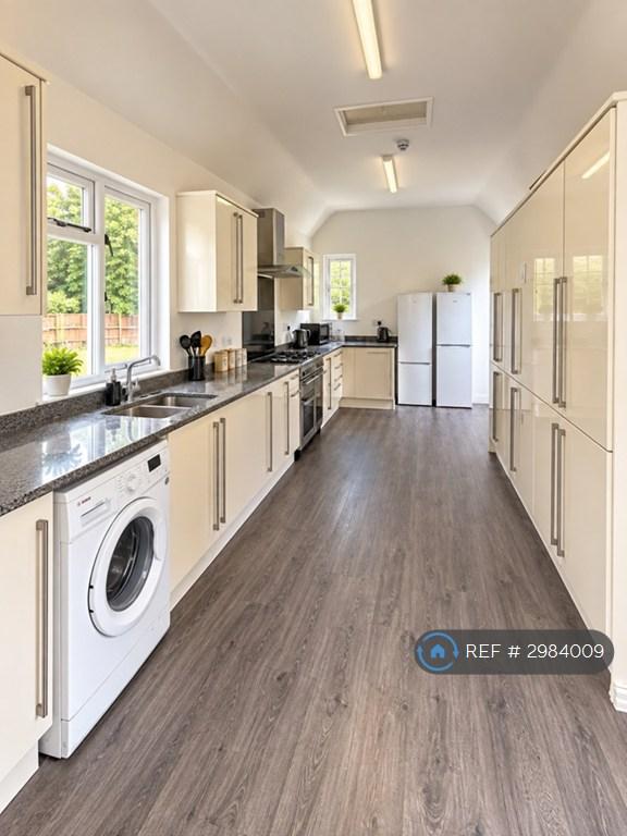 1 bedroom in Dock Road, Sharpness, Berkeley, GL13 (#2984009)