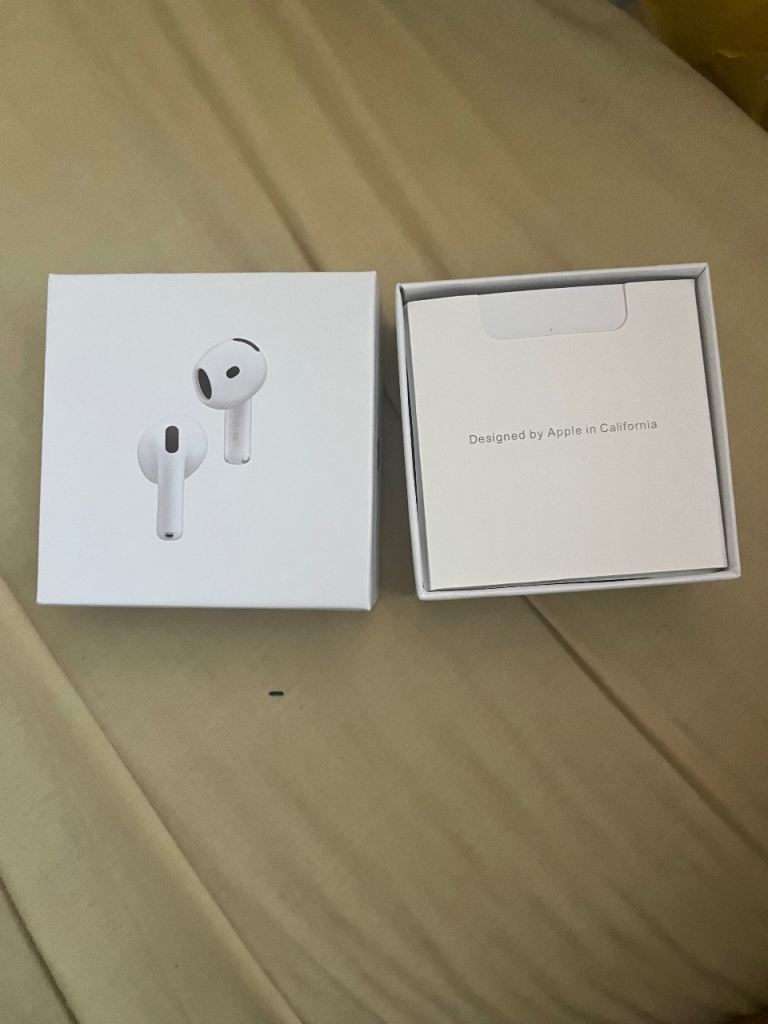 AirPods 4th gen