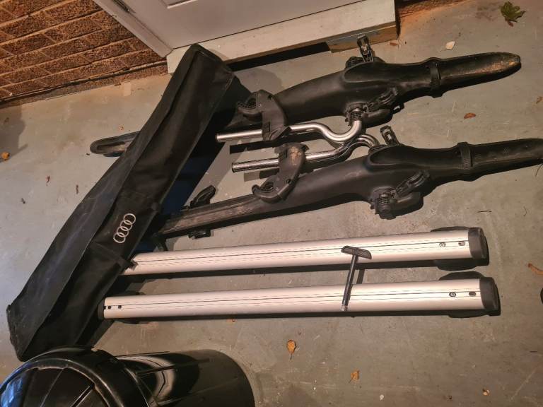 Audi Q5 Roof bars with 2x bike stands