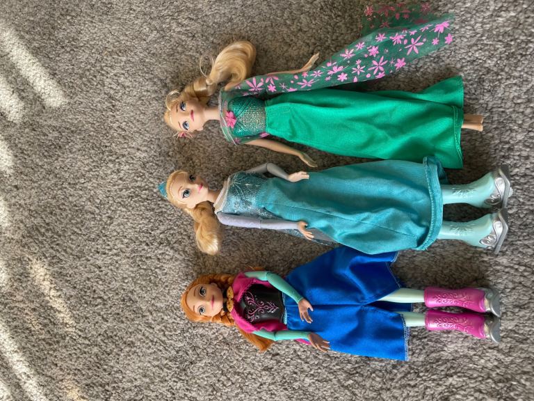 Frozen dolls 