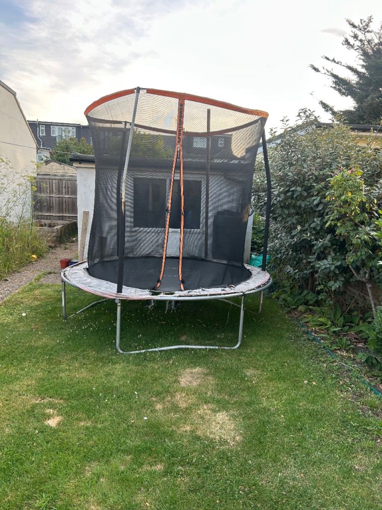 Large Garden Trampoline with Safety Net – Good for Kids