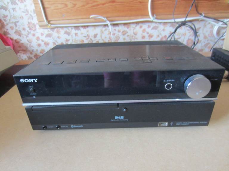 Sony DAB Bluetooth Stereo System – Compact Disc Receiver- Good Condition