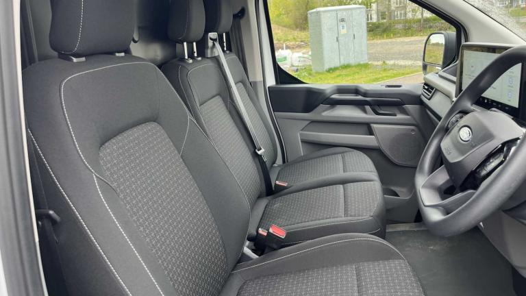 2024 Ford Transit Custom 2.5 PHEV 232ps H1 Van Trend Auto Van Plug-In Hy Automatic