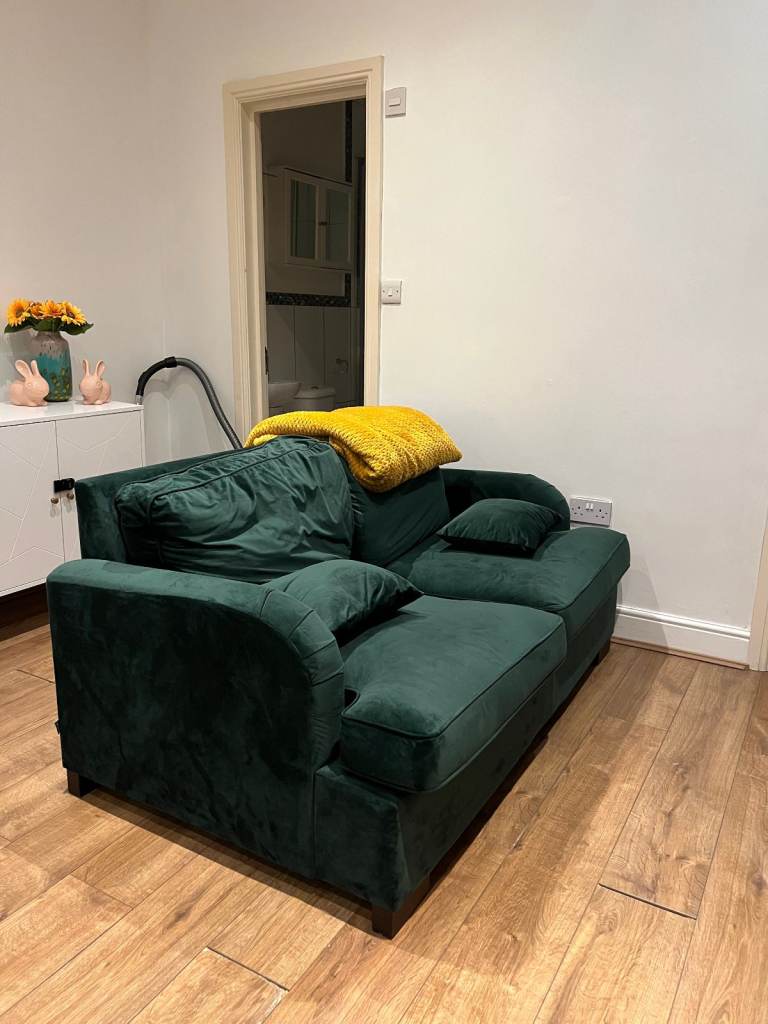 Dark Green Velvet Pull Out Sofa Bed - Sleeps 2