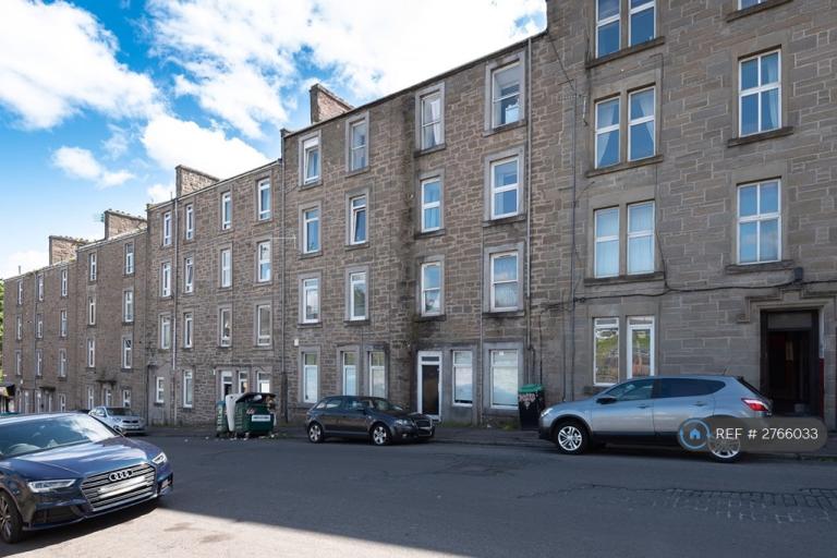1 bedroom flat in Isla St, Dundee, DD3 (1 bed) (#2766033)