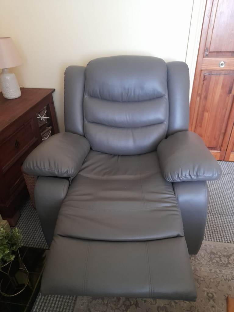 Recliner 2 seater and chair 