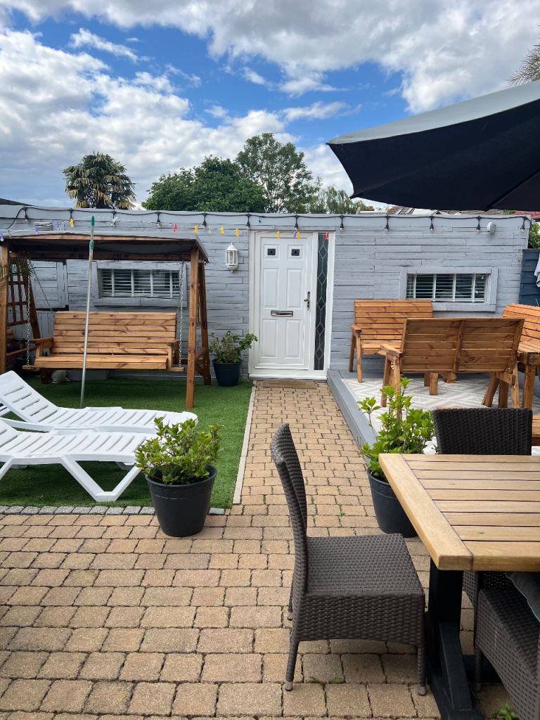 Private self contained garden Annexe