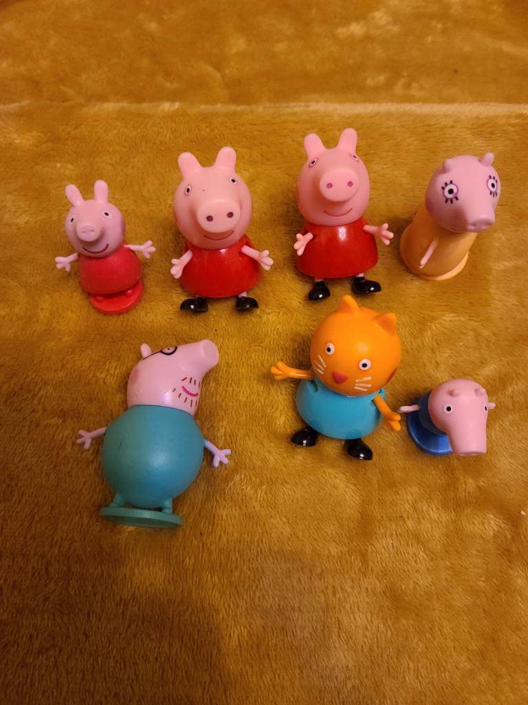Selection of peppa pig figures