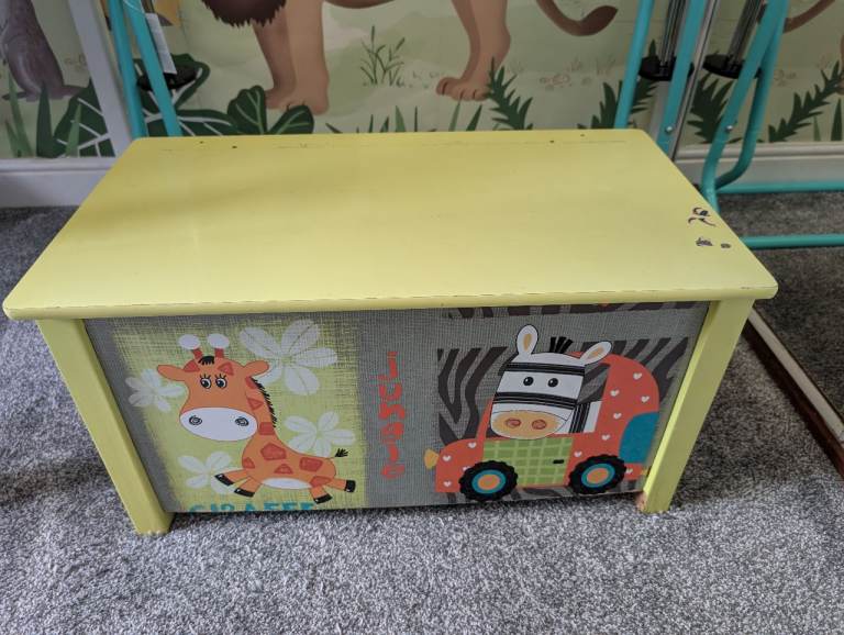 Toy box for upcycling