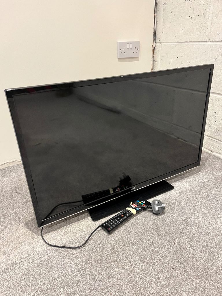 32” JVC