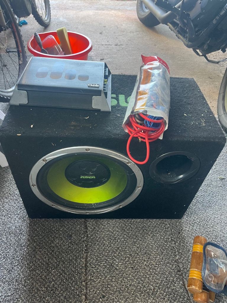Sub woofer amp and wiring kit 