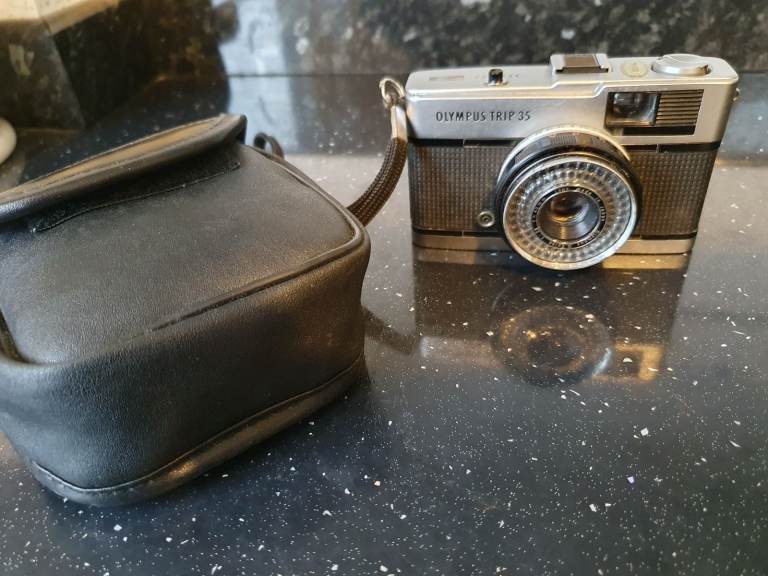 Olympus Trip 35 Vintage Compact Film Camera Working w/ D. Zuiko 40mm F/2.8 Lens