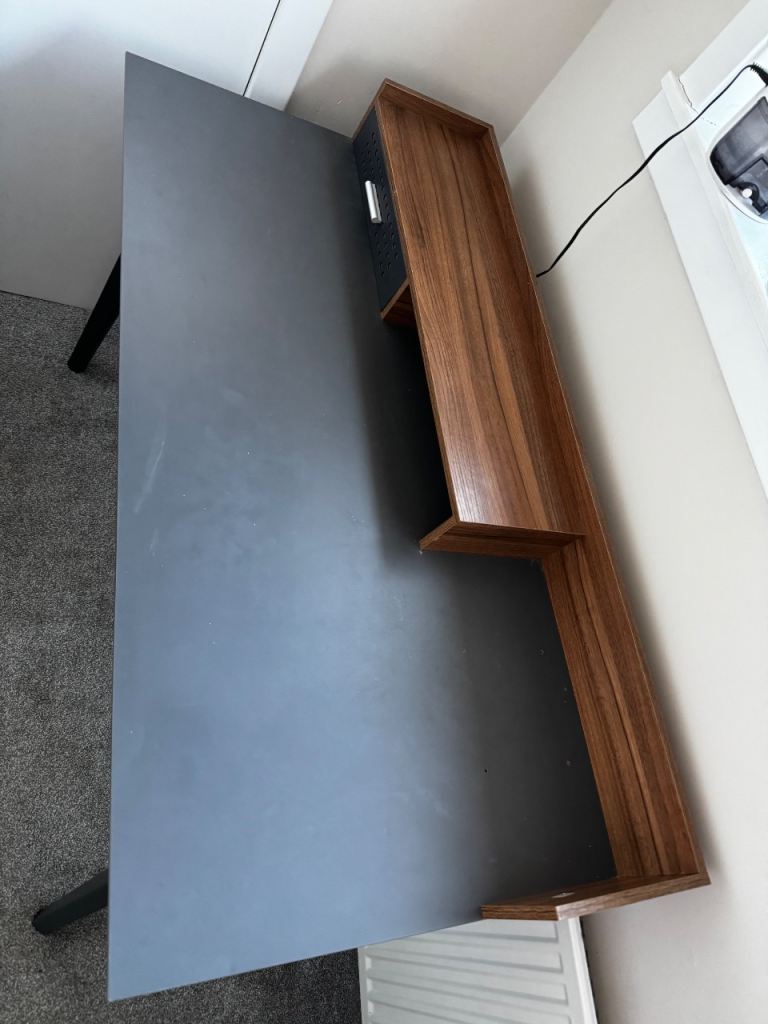 Office desk with drawer