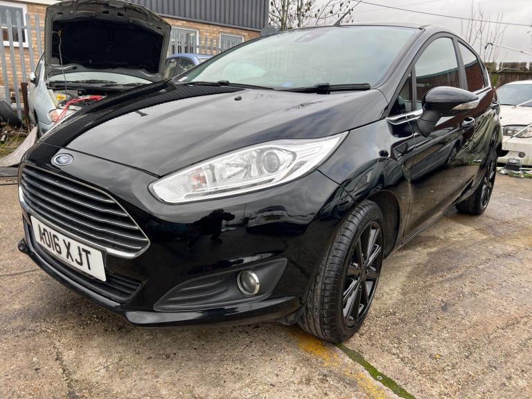 2016 Ford Fiesta 1.0 EcoBoost Titanium 5dr HATCHBACK PETROL Manual