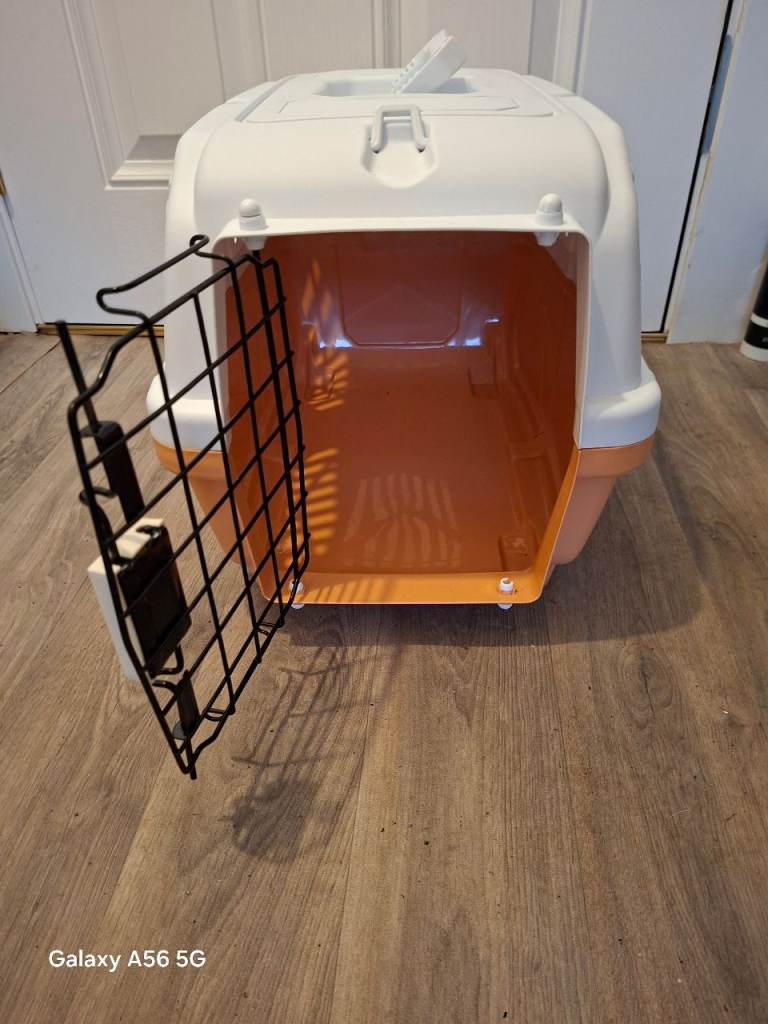 Pet carrier 