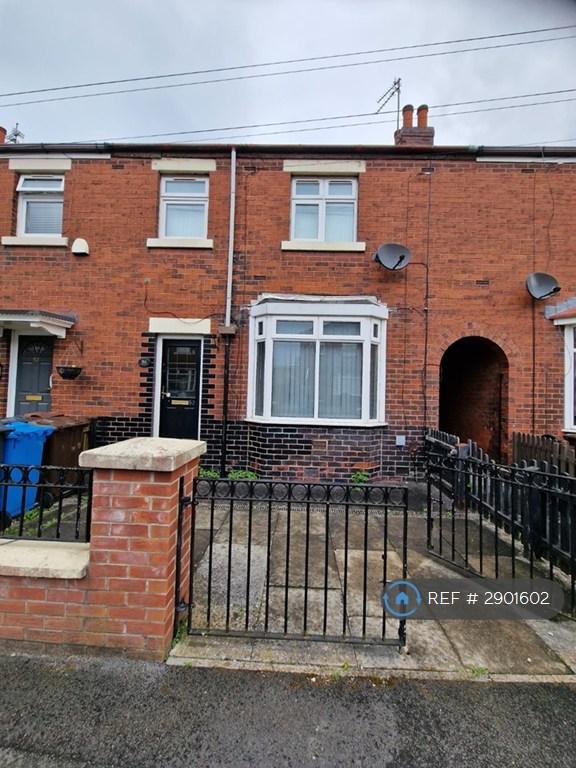 2 bedroom house in Ninth Avenue, Oldham, OL8 (2 bed) (#2901602)
