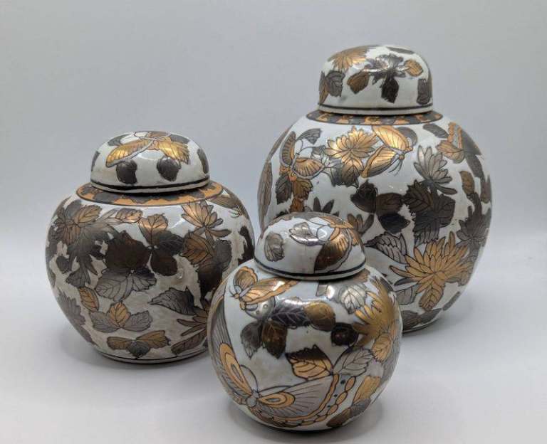 Set of three Oriental ginger jars