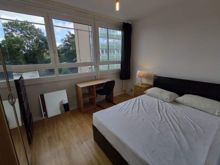 Delightful 3 bedroom flat, Camberwell - UAL -, SE5