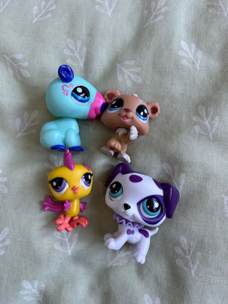 4 littlest pet shop figures good condition 